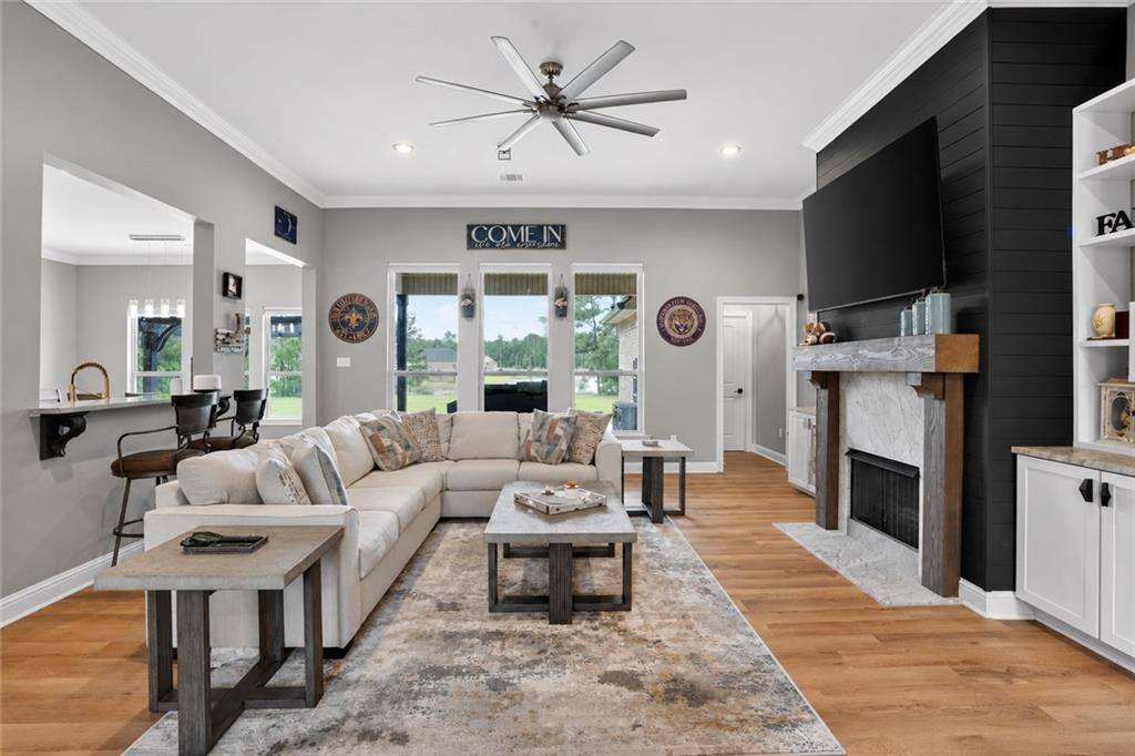 426 LONG LAKE Drive