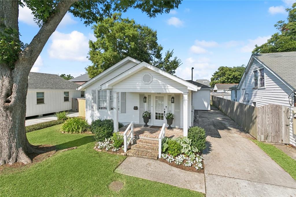520 LABARRE Drive
