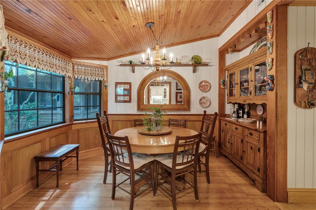 16556 MILLION DOLLAR Road