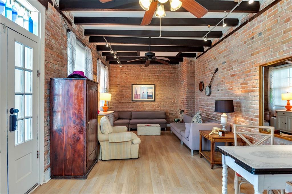 2707 CHARTRES Street 7