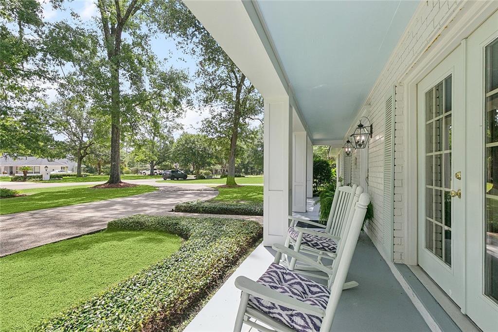 72 RIVERDALE Drive