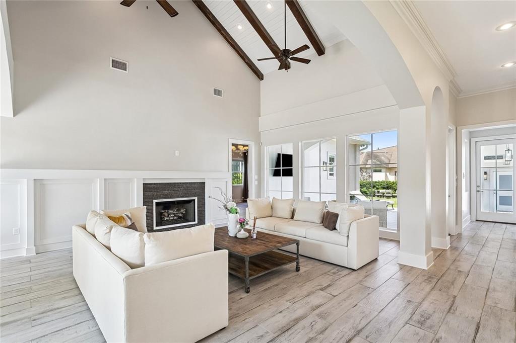 416 MELROSE Avenue