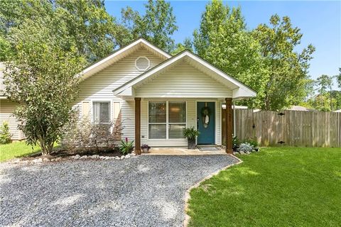 Photo of 2121 DUPRE Street, Mandeville, LA 70448 (MLS # 2565130)