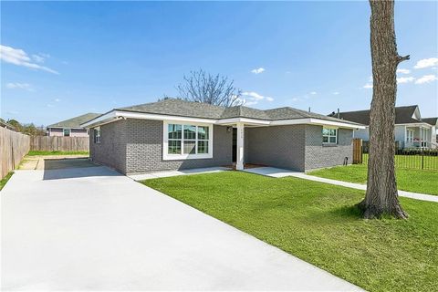 4619 SANDALWOOD Drive New Orleans LA 70127