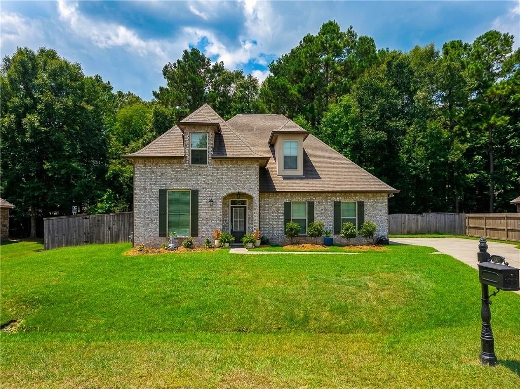 832 LEE Drive