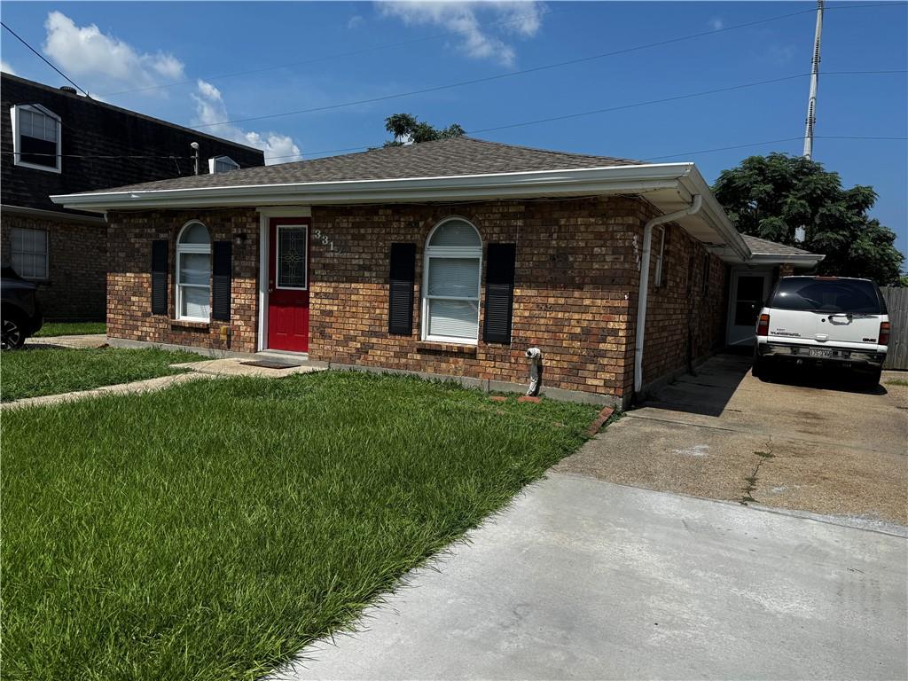 3312 14 PAKENHAM Drive