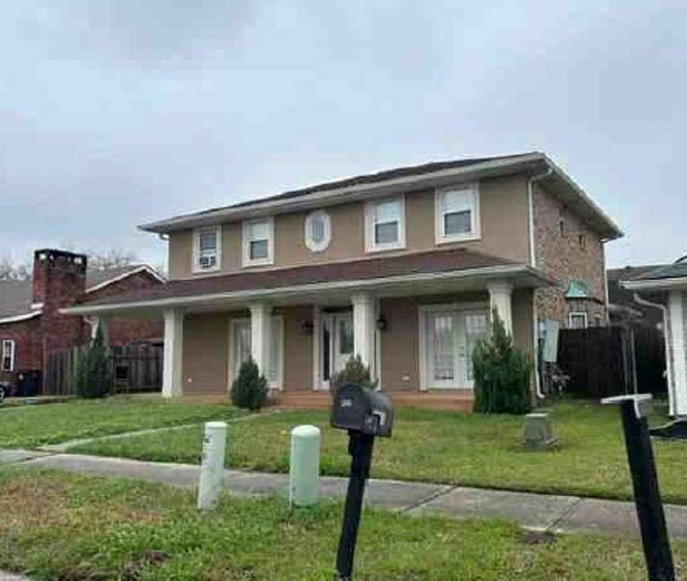 2816 OAK Drive