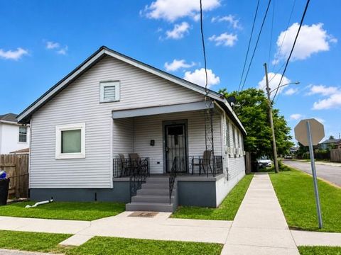 Photo of 1901 INDEPENDENCE Street, New Orleans, LA 70117 (MLS # 2560101)
