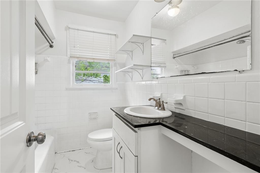 1919 21 S RENDON Street