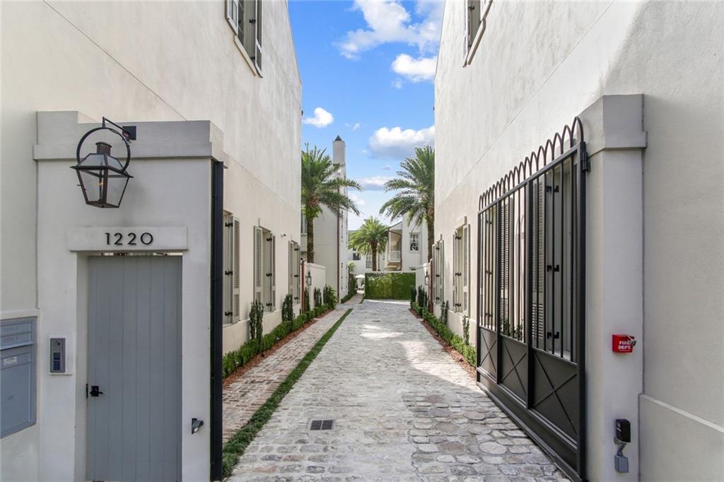 1220 DAUPHINE Street A