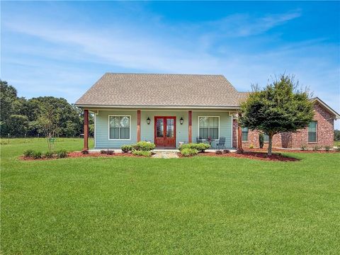 Photo of 81265 JIM SHARP Road, Covington, LA 70435 (MLS # 2566153)