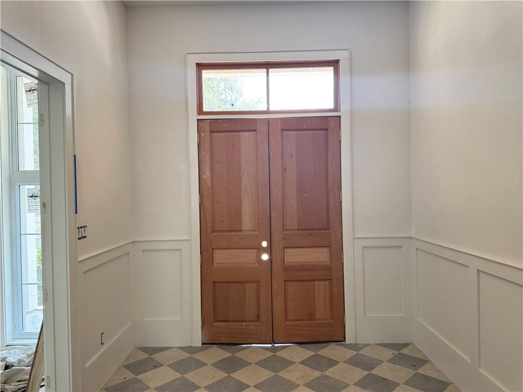 112 ARLINGTON Drive