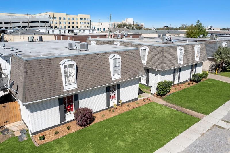 2912 HOUMA Boulevard