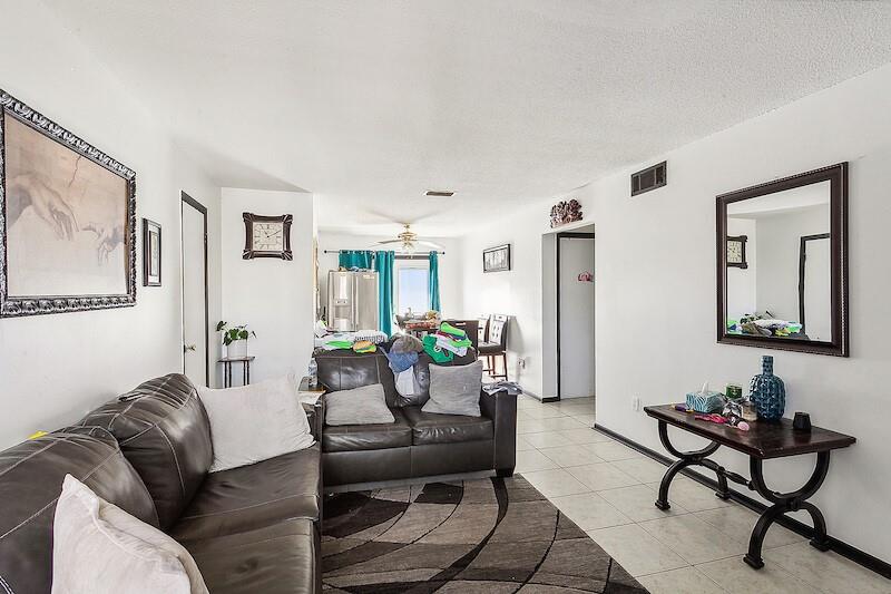 2912 HOUMA Boulevard