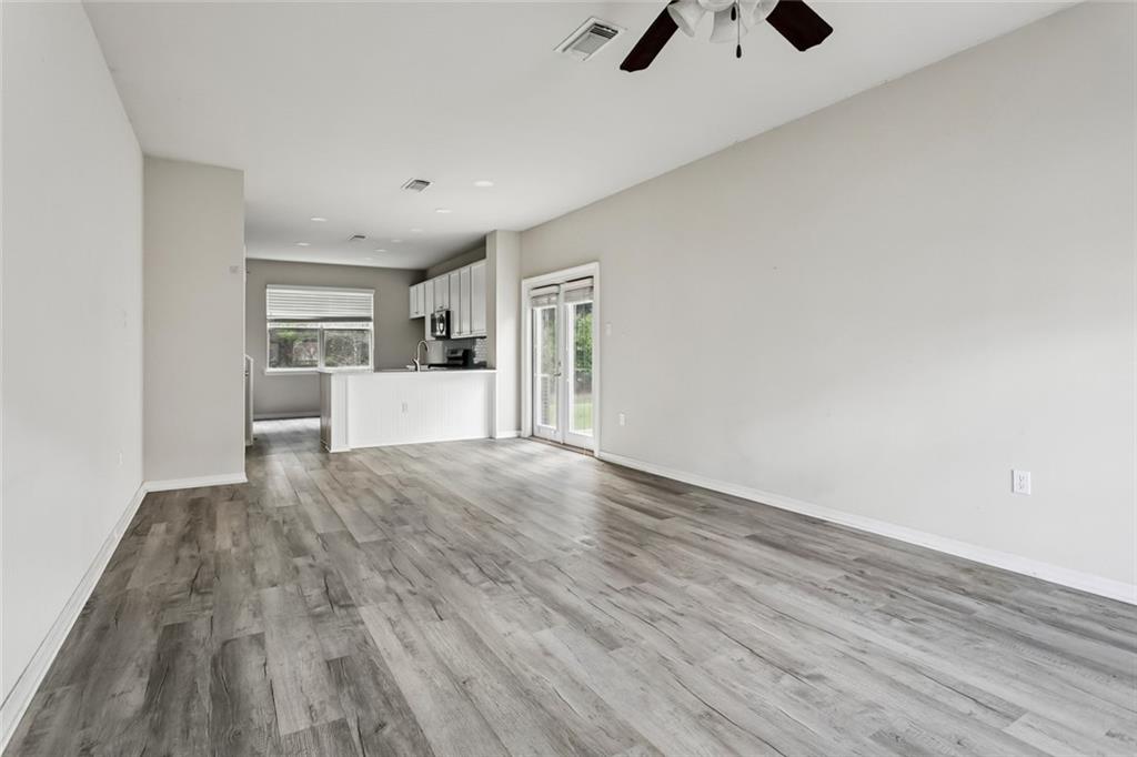 3061 DUNDEE Loop