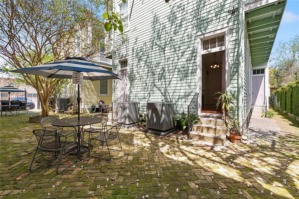 New Orleans, Louisiana 70130, United States, 2 Bedrooms Bedrooms, ,2 BathroomsBathrooms,Residential,Active,101203