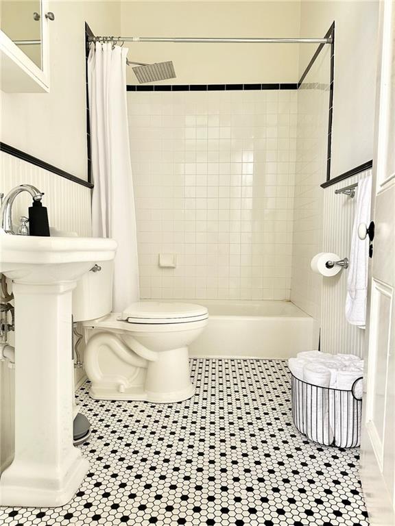 New Orleans, Louisiana 70130, United States, 2 Bedrooms Bedrooms, ,2 BathroomsBathrooms,Residential,Active,101203