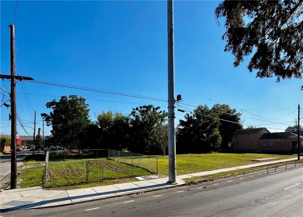 2813 MARTIN LUTHER KING JR Boulevard