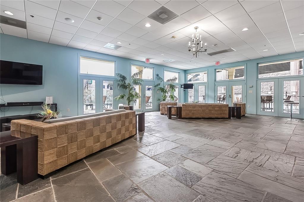 1205 ST CHARLES Avenue 313