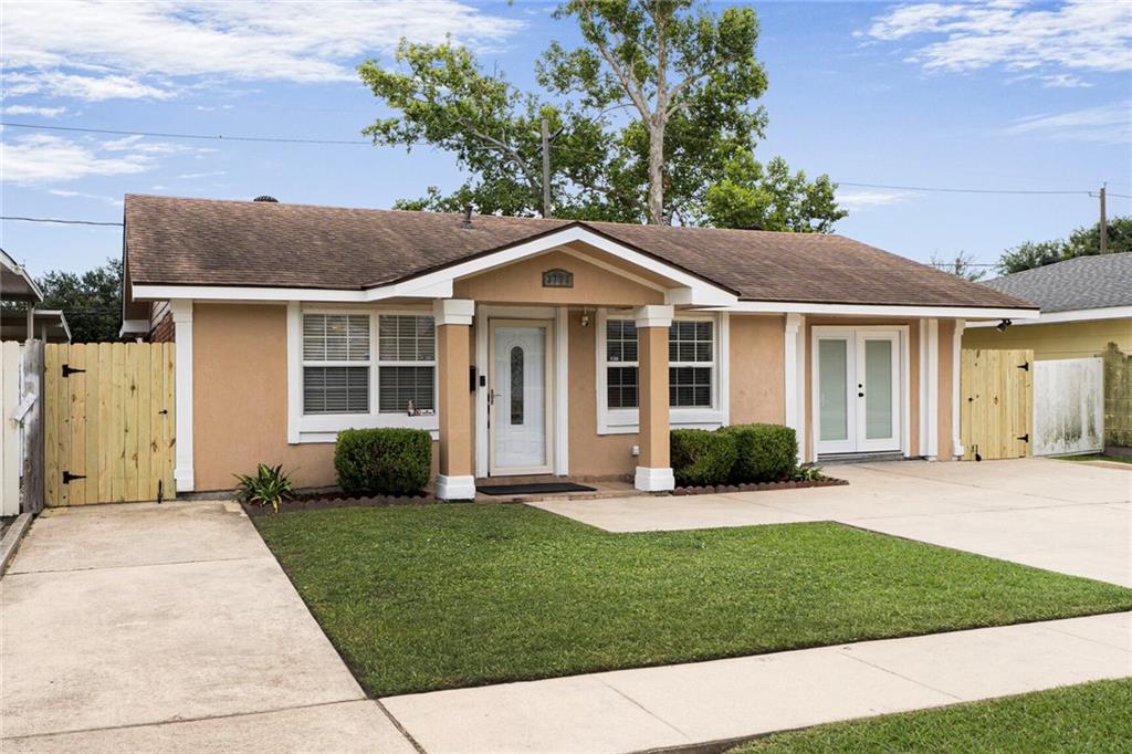 3716 W LOUISIANA Drive