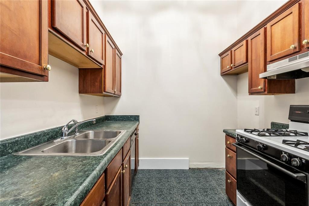 New Orleans, Louisiana 70130, United States, 8 Bedrooms Bedrooms, ,4 BathroomsBathrooms,Residential,Active,109556