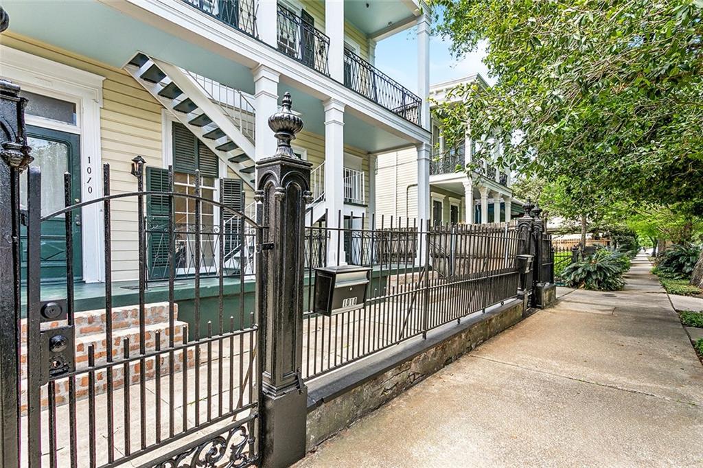 New Orleans, Louisiana 70130, United States, 8 Bedrooms Bedrooms, ,4 BathroomsBathrooms,Residential,Active,109556