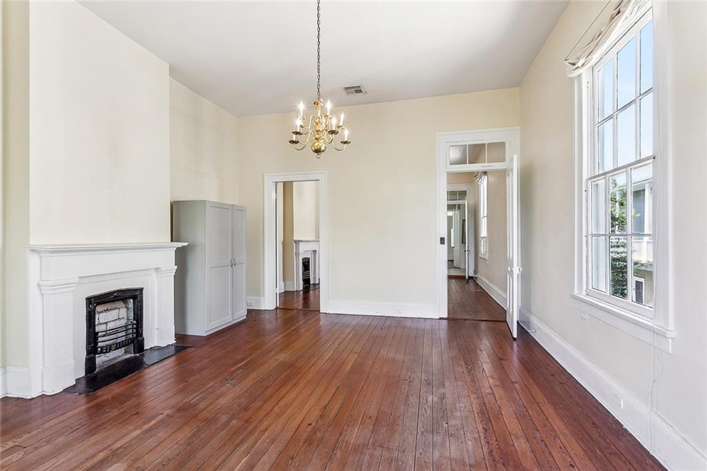 New Orleans, Louisiana 70130, United States, 8 Bedrooms Bedrooms, ,4 BathroomsBathrooms,Residential,Active,109556