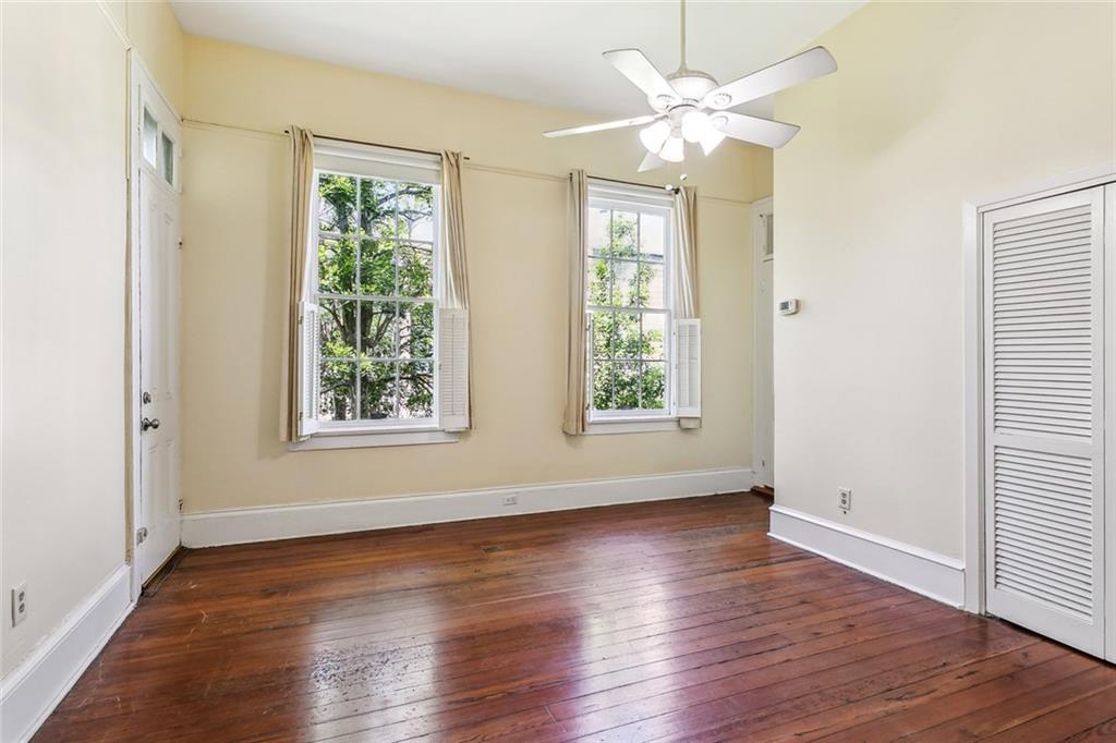 New Orleans, Louisiana 70130, United States, 8 Bedrooms Bedrooms, ,4 BathroomsBathrooms,Residential,Active,109556