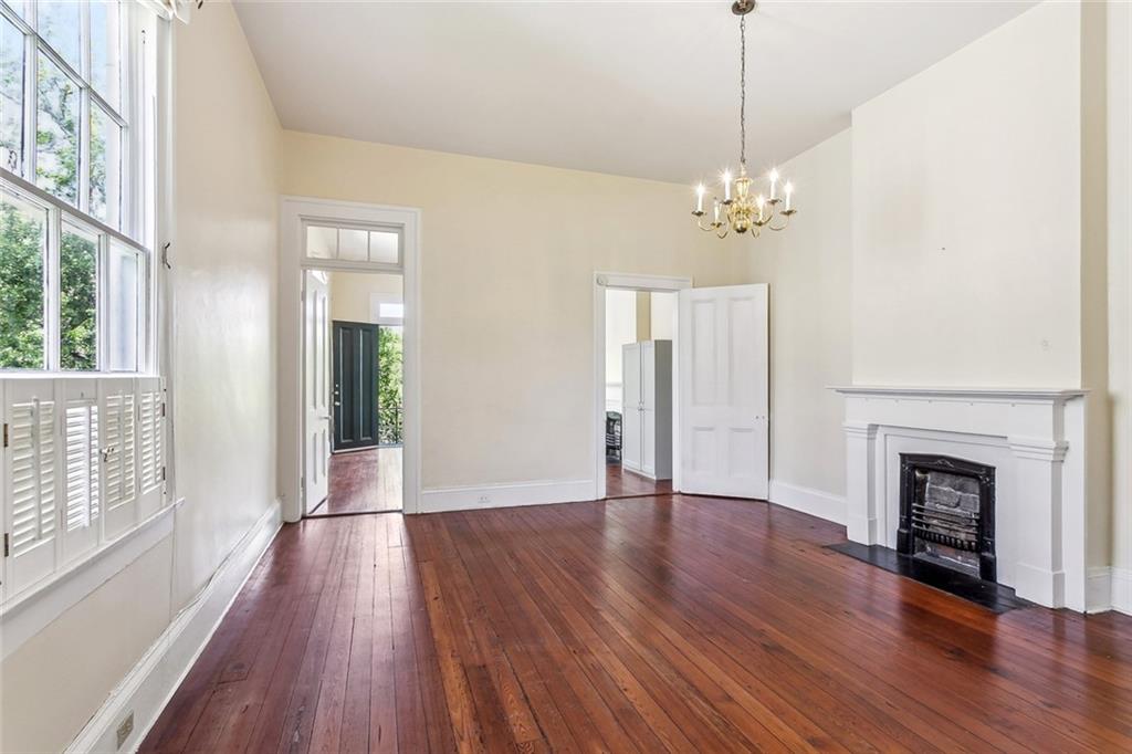 New Orleans, Louisiana 70130, United States, 8 Bedrooms Bedrooms, ,4 BathroomsBathrooms,Residential,Active,109556