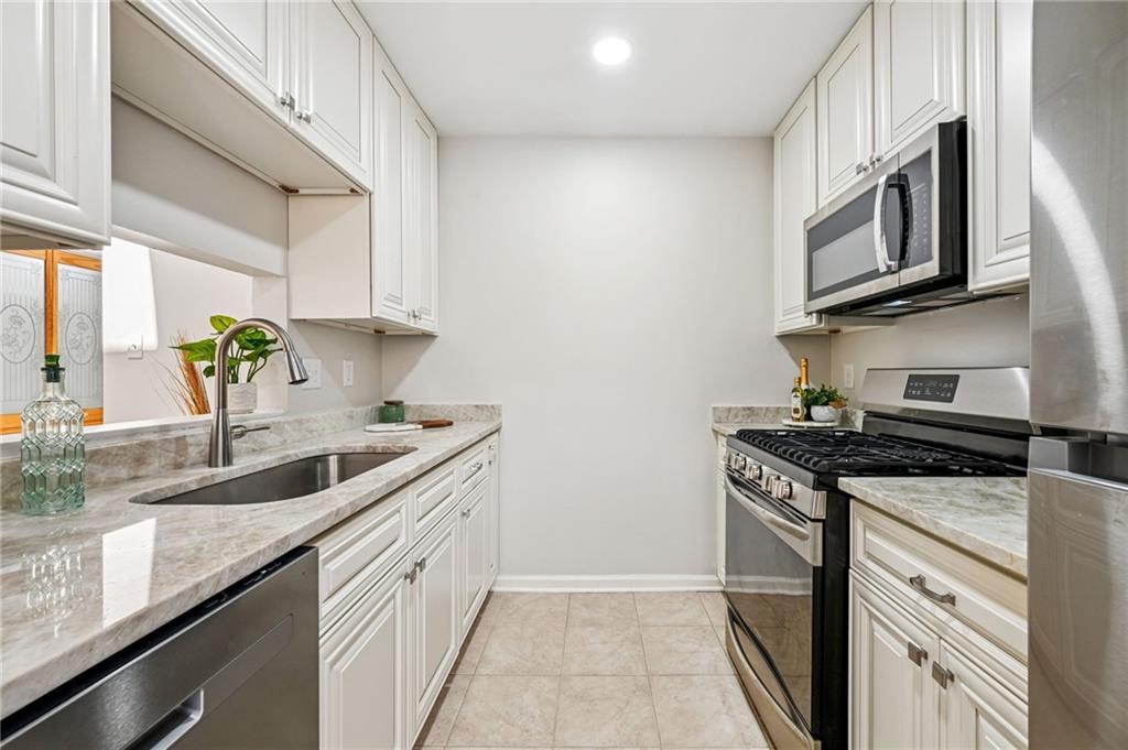 128 W PINERIDGE Drive 128