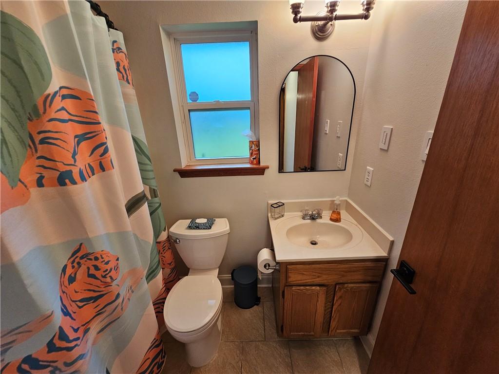 Marrero, Louisiana 70072, United States, 3 Bedrooms Bedrooms, ,2 BathroomsBathrooms,Residential,Pending,58636