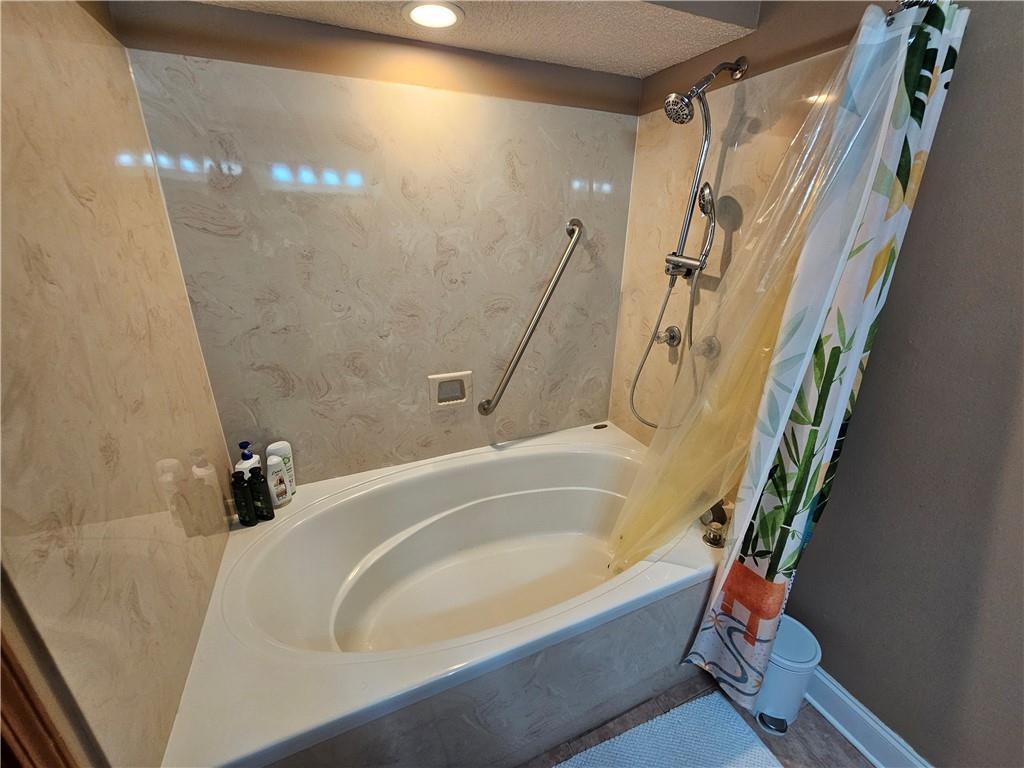 Marrero, Louisiana 70072, United States, 3 Bedrooms Bedrooms, ,2 BathroomsBathrooms,Residential,Pending,58636