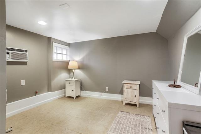 New Orleans, Louisiana 70125, United States, 1 Bedroom Bedrooms, ,2 BathroomsBathrooms,Residential,Active,63124