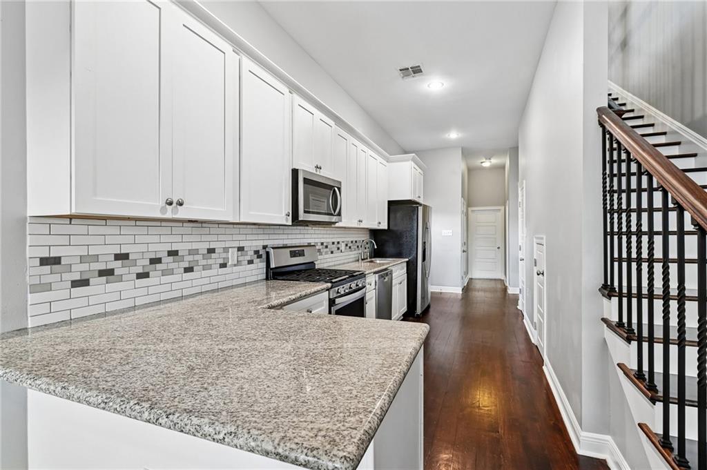 2225-27 REV JOHN RAPHAEL JR Way