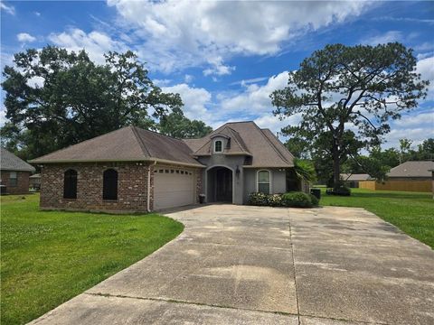 Photo of 17199 CHEROKEE Trace, Independence, LA 70443 (MLS # 2559075)