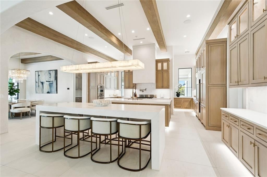 4 CRYSTAL LAKE Lane