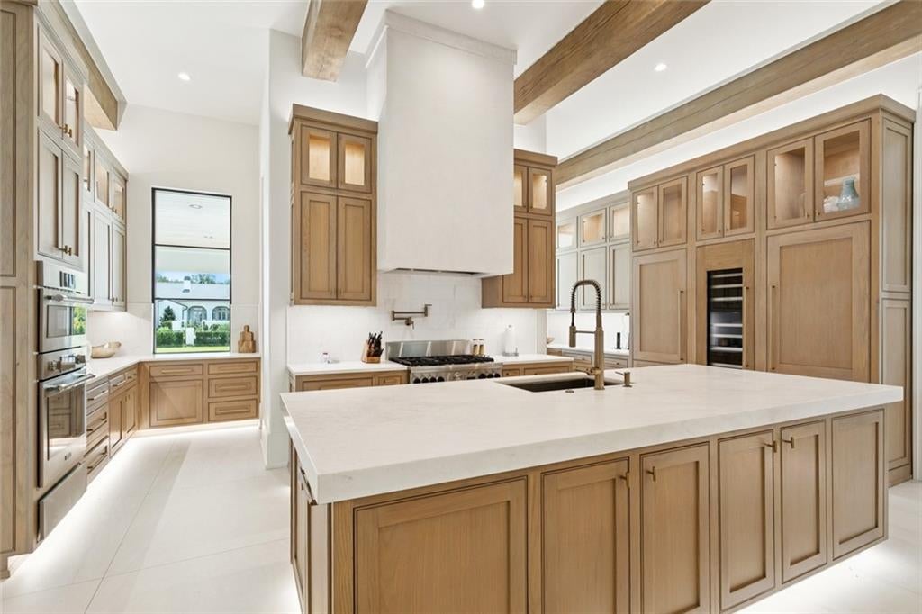 4 CRYSTAL LAKE Lane
