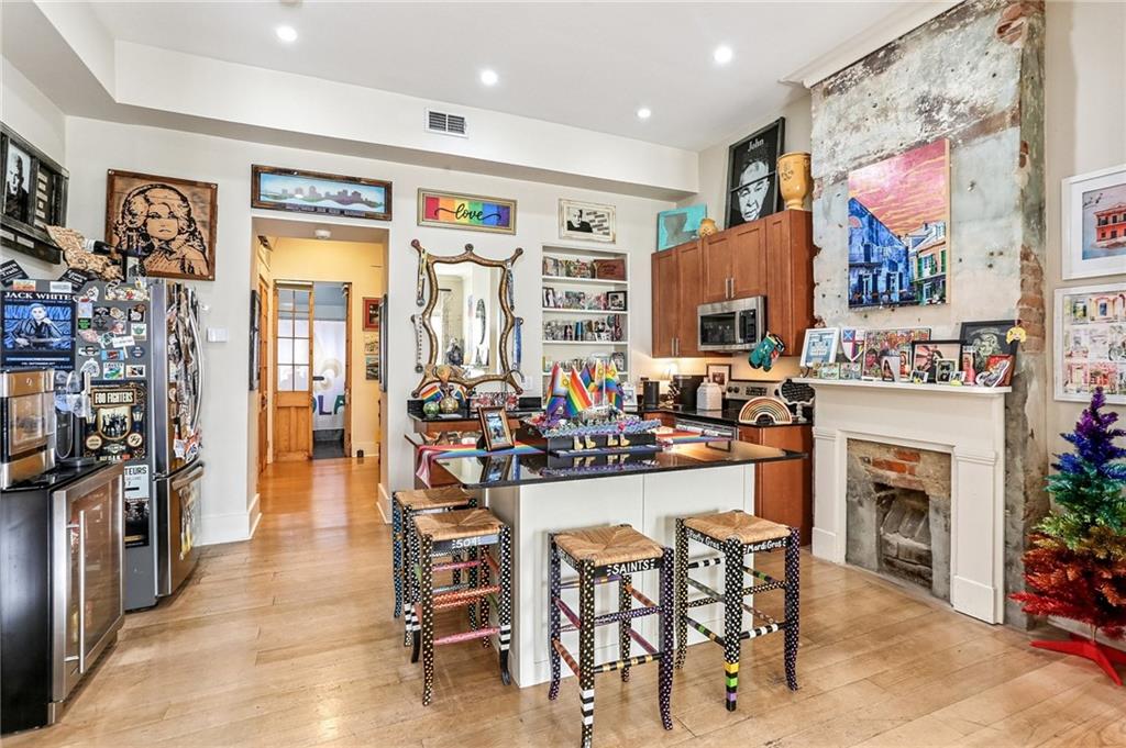 1905 ROYAL Street 1905