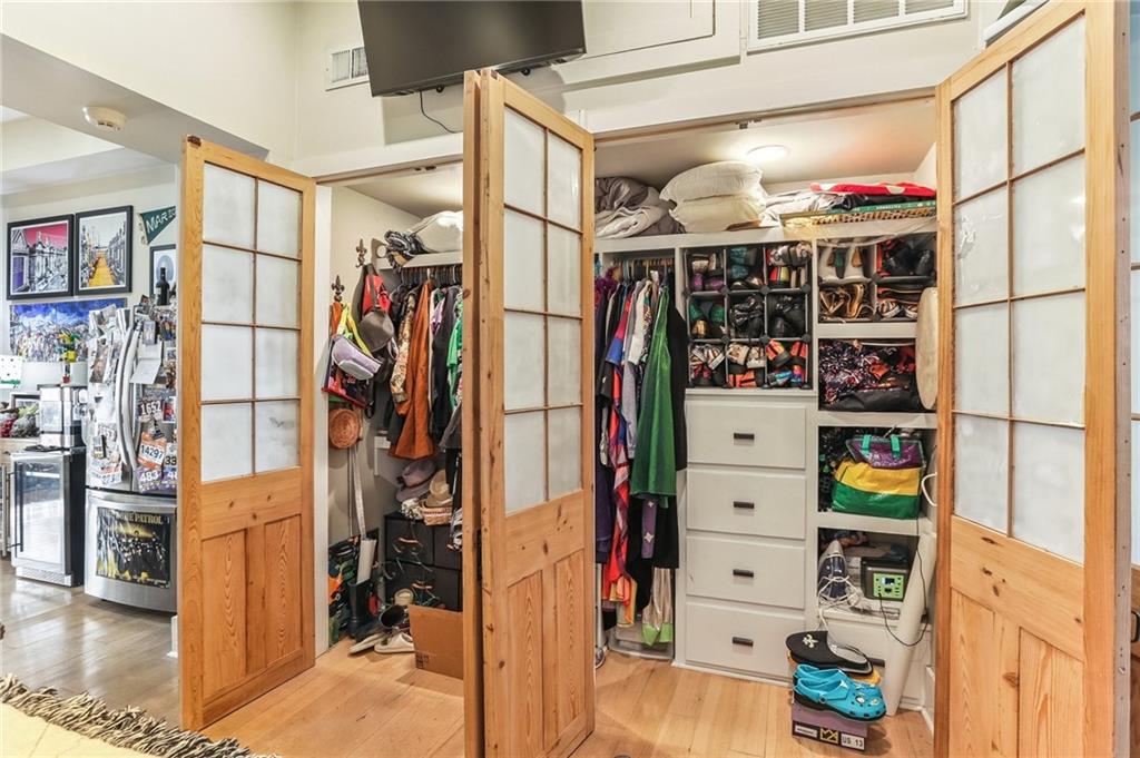 1905 ROYAL Street 1905