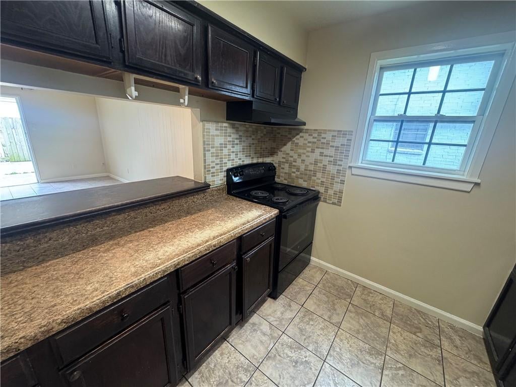 3738 36 S I-10 SERVICE RD W Road