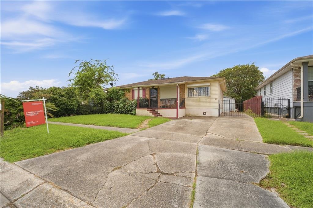 2089 LINCOLNSHIRE Drive