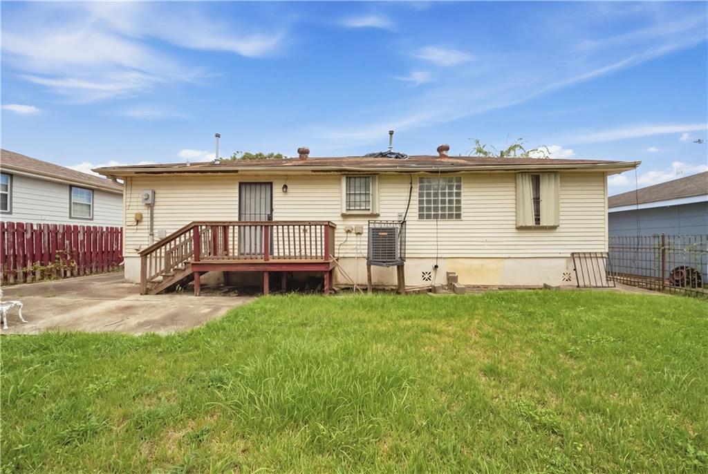 2089 LINCOLNSHIRE Drive
