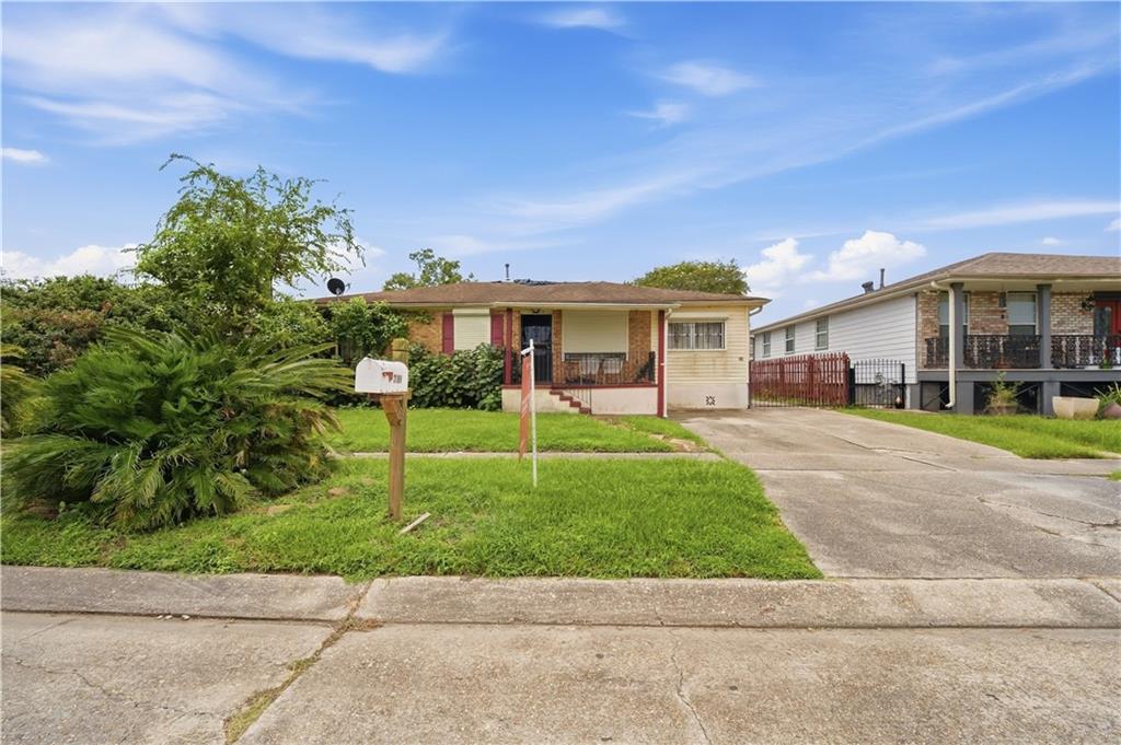 2089 LINCOLNSHIRE Drive