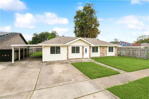 16 PROVENCIAL Court Violet LA 70092