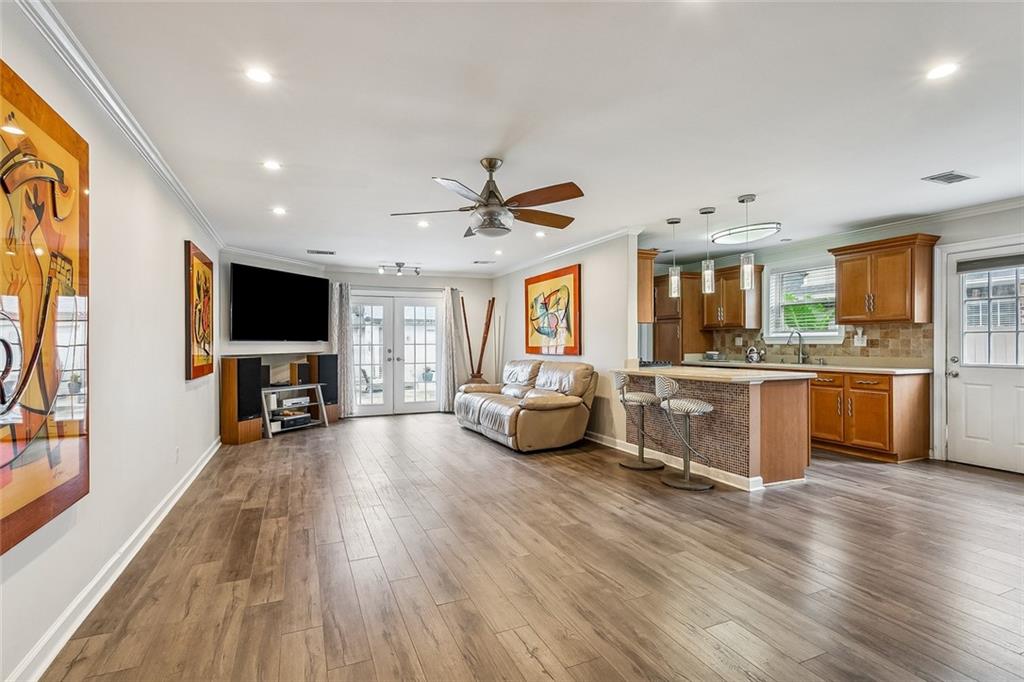 1821 CLEARY Avenue