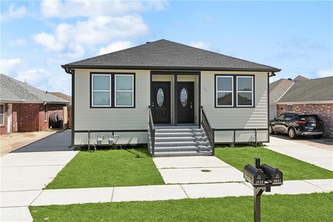 9025 27 TITAN Drive Chalmette LA 70043