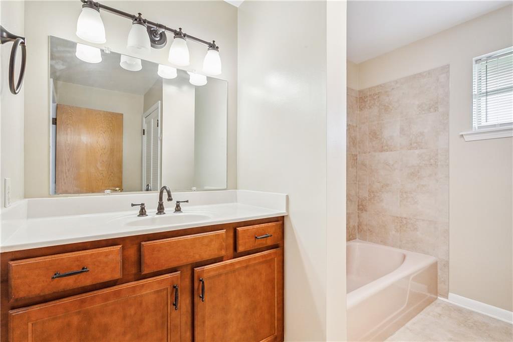 New Orleans, Louisiana 70124, United States, 3 Bedrooms Bedrooms, ,3 BathroomsBathrooms,Residential,Active,122109