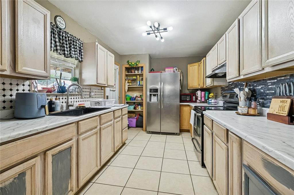 444 W HARDING Street