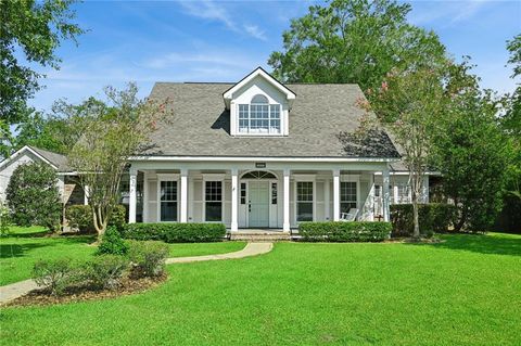 Photo of 1015 S LOUISIANA Street, Covington, LA 70433 (MLS # 2565897)