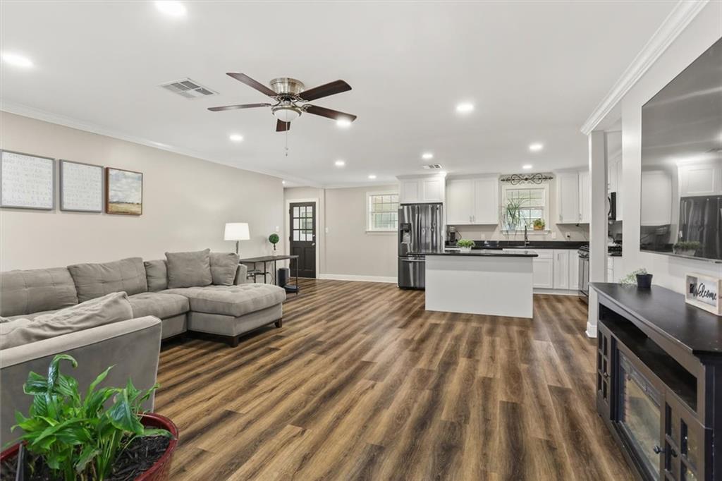 137 RIVER OAKS Drive